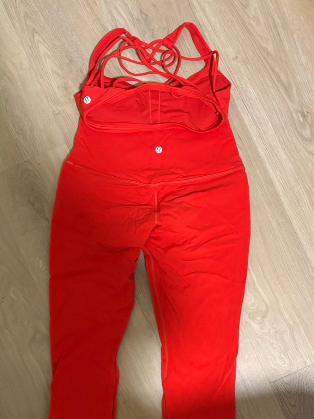 LULULEMON set red. LIKE NEW. (bra)